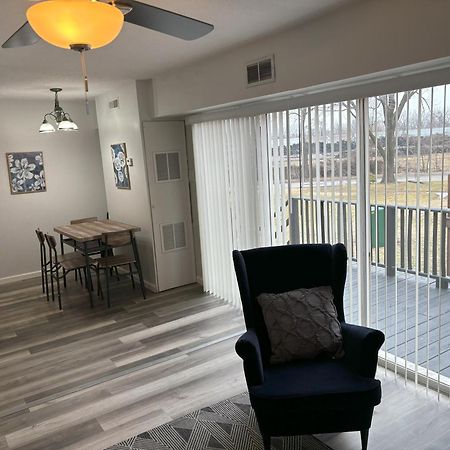 Peaceful Park 2 Bedroom Remodeled Family Suite Granite City Екстериор снимка