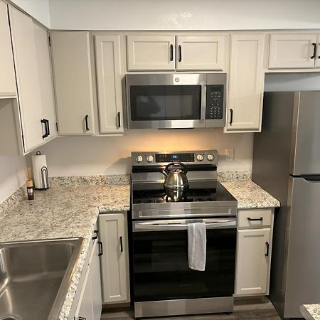 Peaceful Park 2 Bedroom Remodeled Family Suite Granite City Екстериор снимка